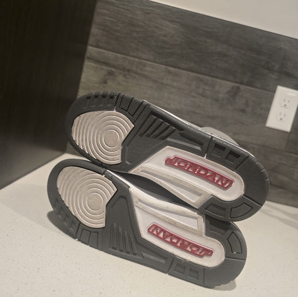 Jordan Retro 3 - Picture 3 of 5